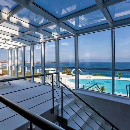 The Lodge Luxury Villa *