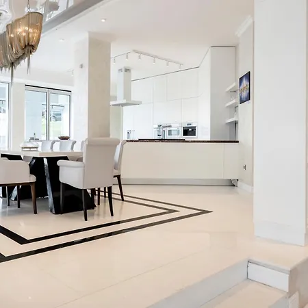The Luxury سوزوبول