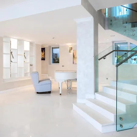 The Luxury سوزوبول